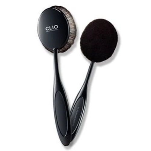 A CLIO PRO PLAY MASTER BRUSH featuring a black handle, densely packed bristles, and branded "CLIO Professional" on the head. Available for purchase at MyAllures.