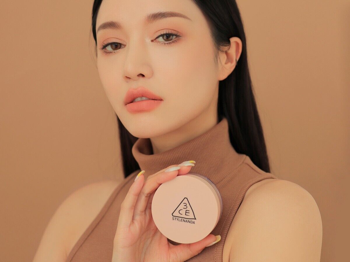 Long-lasting Makeup with 3CE Natural Finish Powder.  Your Makeup Essential. Professional Makeup Finish