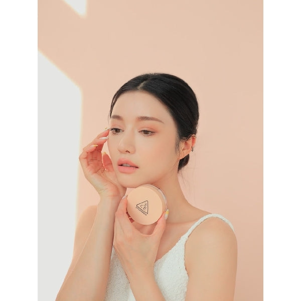 Set Your Makeup with 3CE Natural Finish Loose Powder. Enhance Your Natural Glow . Matte Radiance